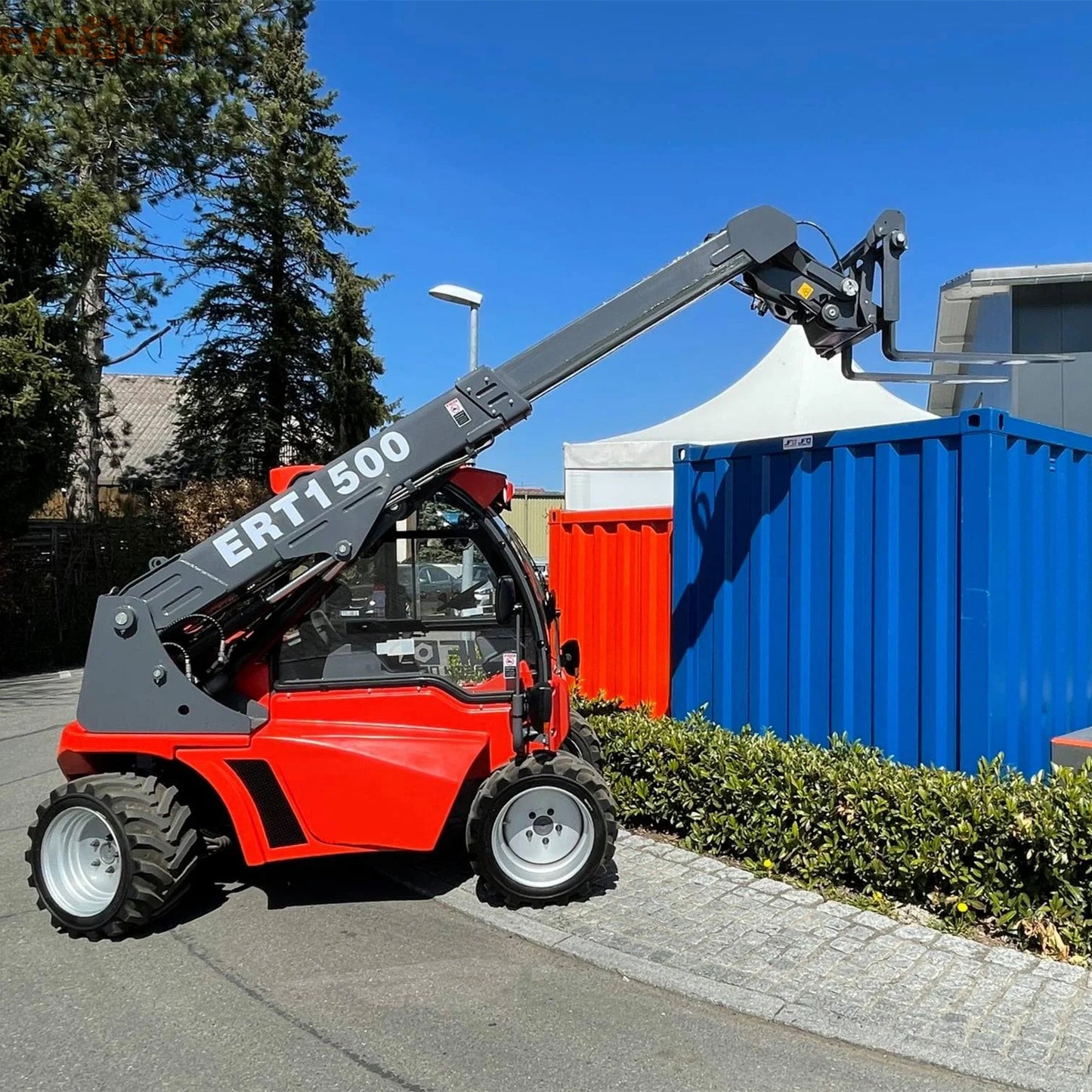 Everun New Designed ERT1500 1350kg small Agricultural loader Garden telescopic Wheel Loader