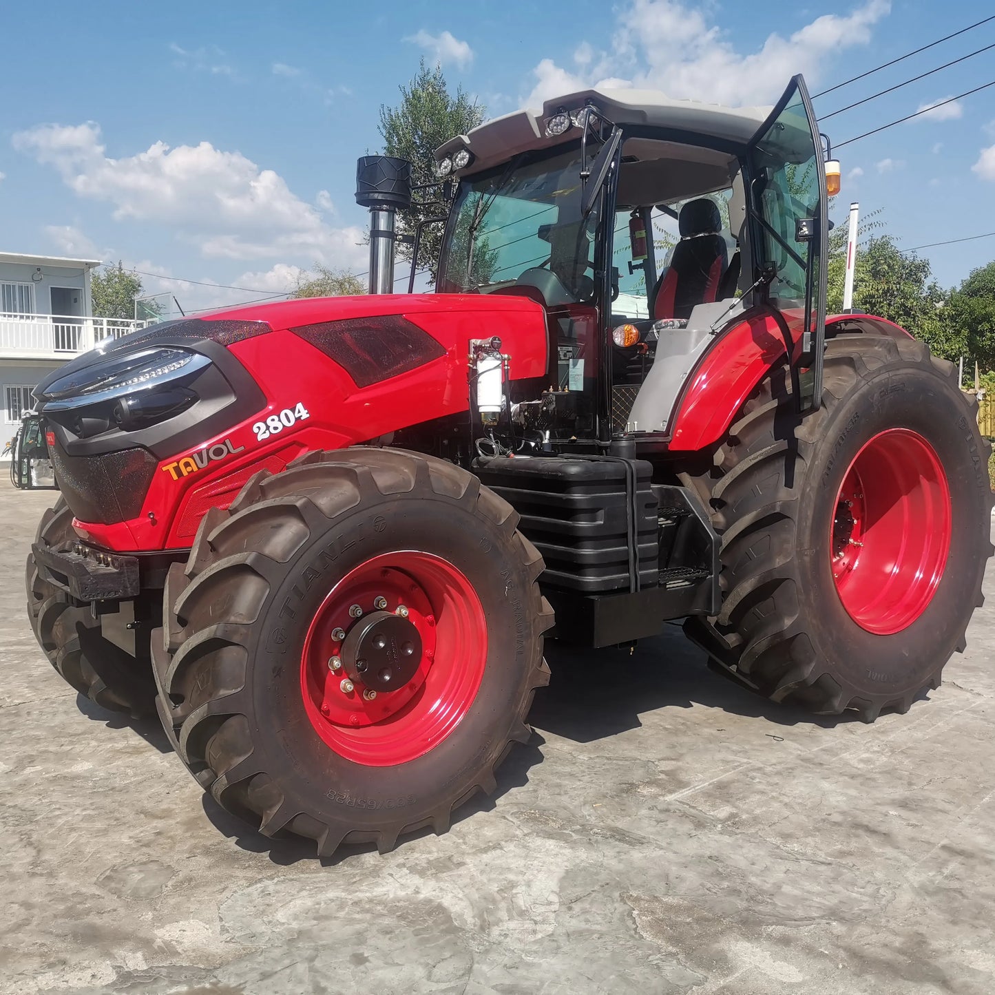 Tavol Agriculture Equipment 4x4 240HP 260HP 280HP Tractor For Farm