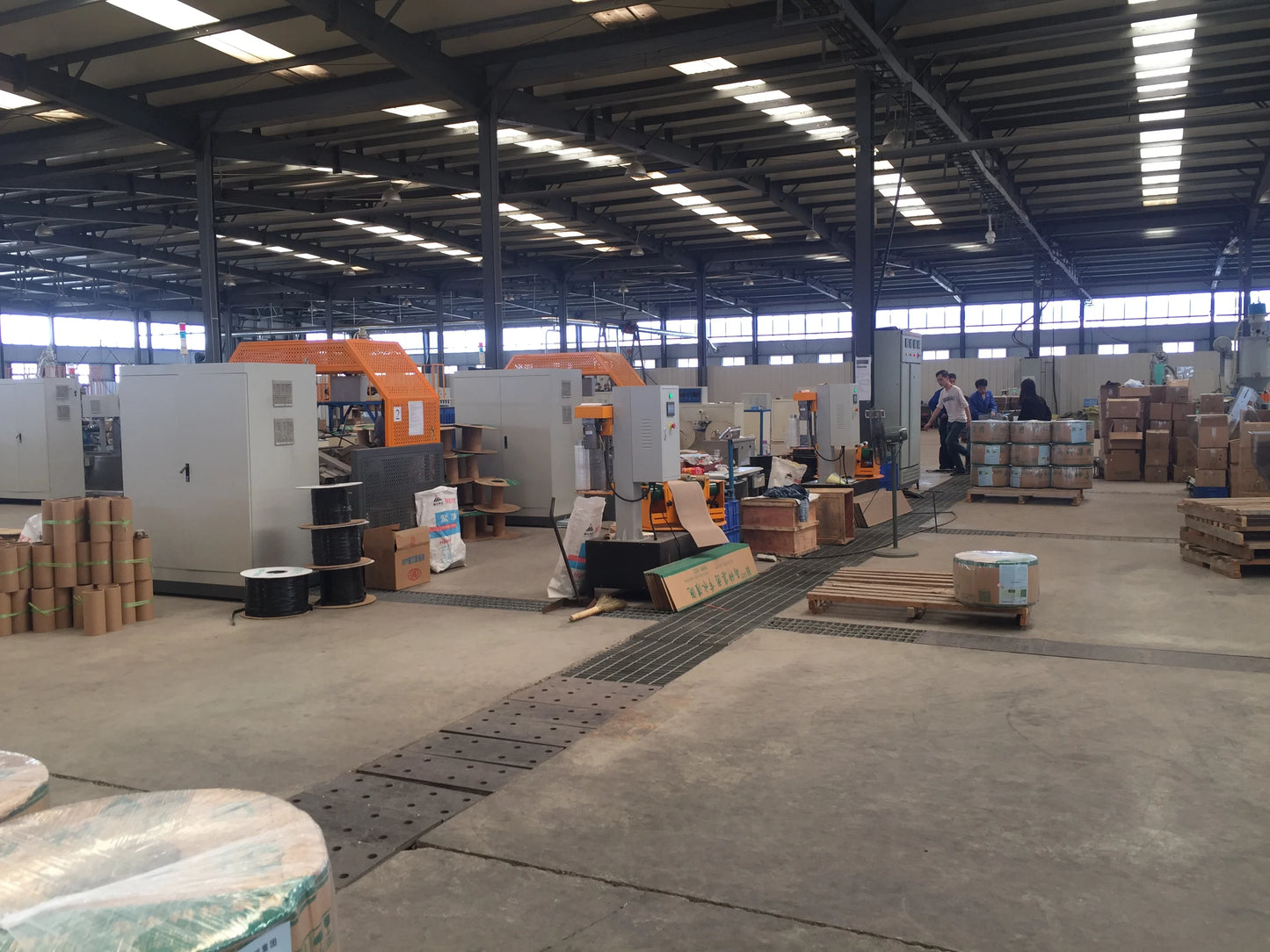 drip irrigation equipment manufacturer inline round dripper irrigation pipe machine