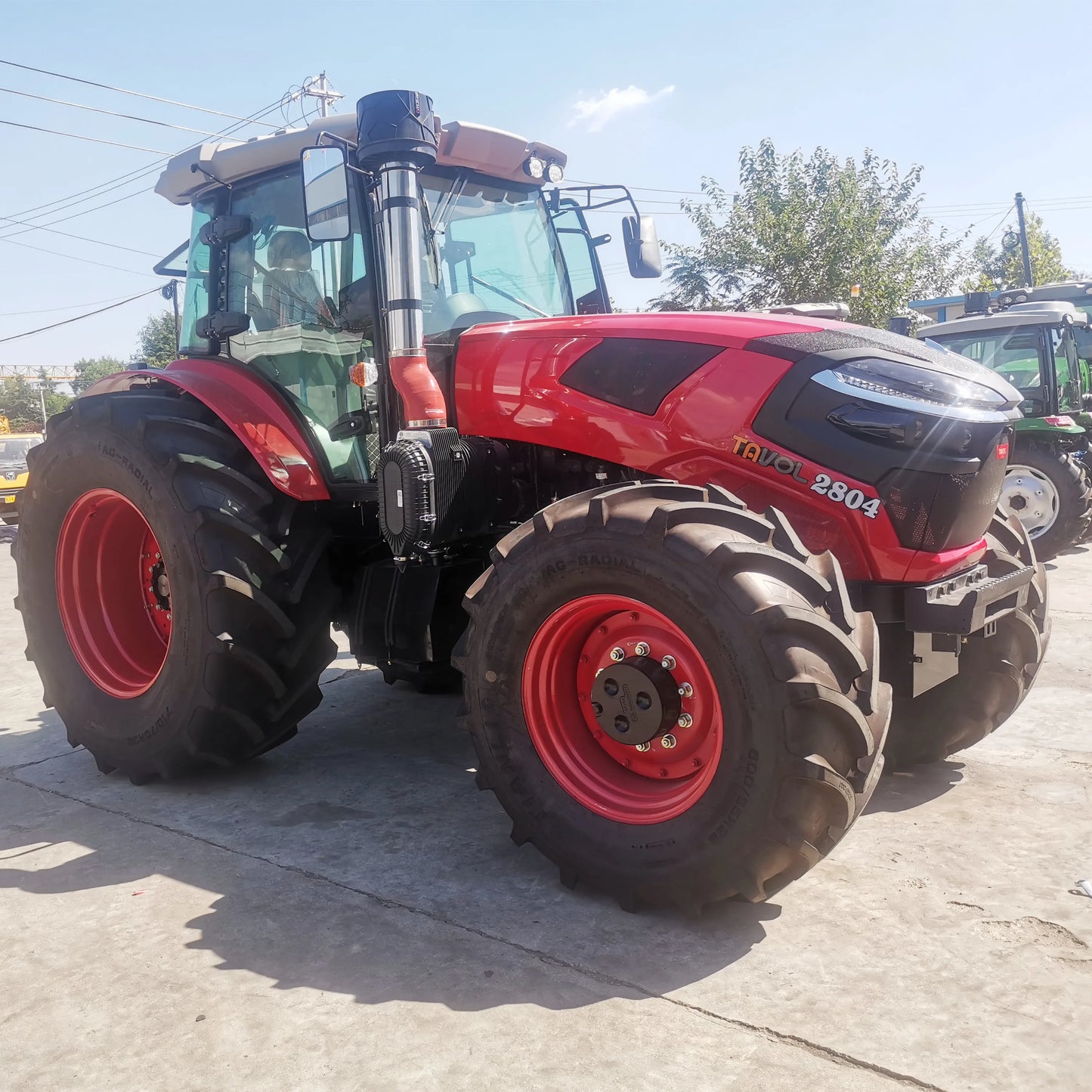 Tavol Agriculture Equipment 4x4 240HP 260HP 280HP Tractor For Farm