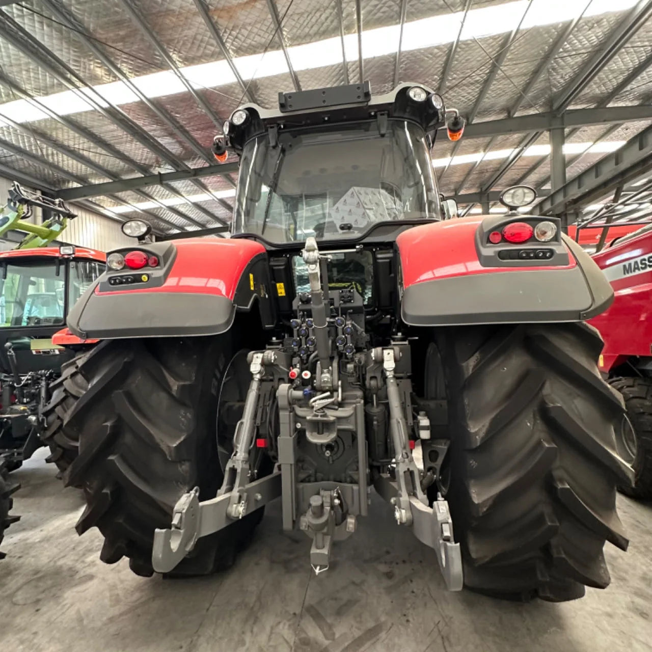 High quality New Massey Ferguson 340HP big horsepower farm tractor
