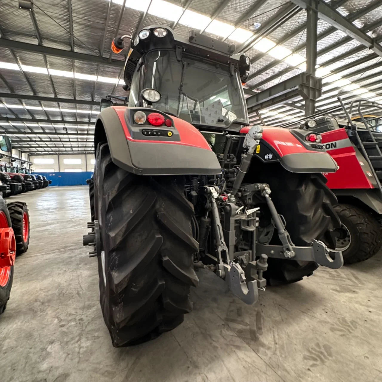 High quality New Massey Ferguson 340HP big horsepower farm tractor