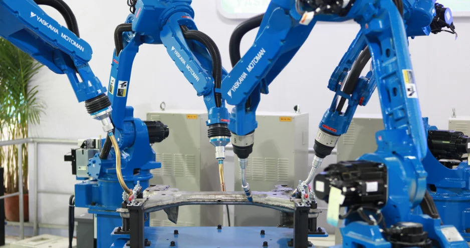 6 Axis Yaskawa Welding Robot Machine MA2010 With Robot Positioner And YD-500KR Welder CO2/MAG/MIG For Spot Welding Laser Welding