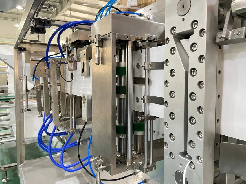 Automatic Horizontal Powder Liquid Paste Doypack Forming Filling Sealing Packing Machine wiht Spout