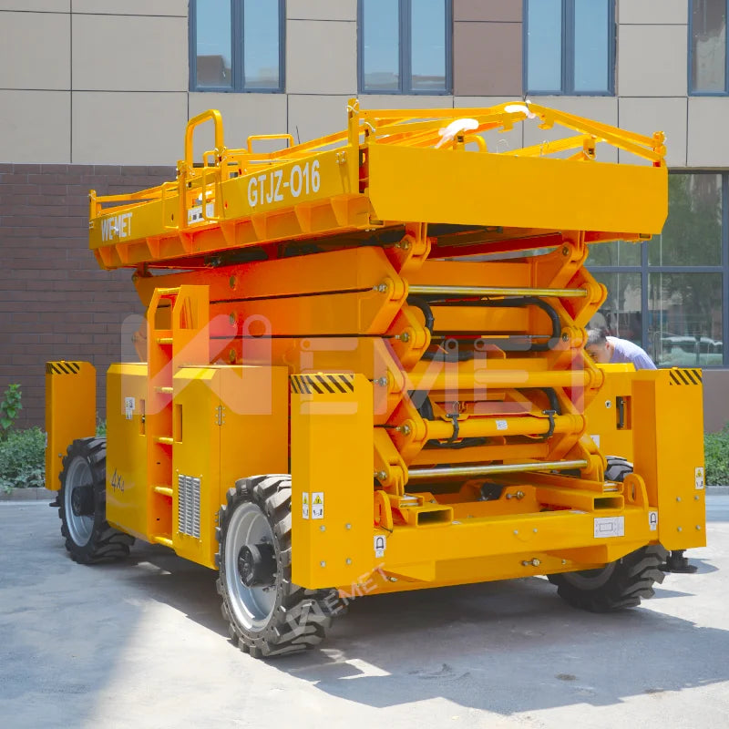 self-propelled rough terrain scissor lift mobile hydraulic diseal off road scissor lift work platform With Outriggers