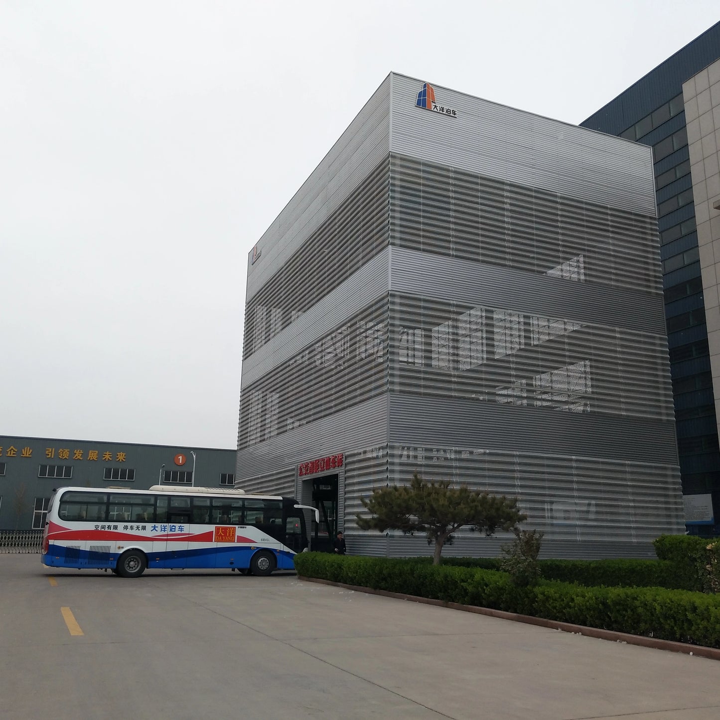 Automatic Machinery car lifts mechanical bus parking garage system with new energy charge