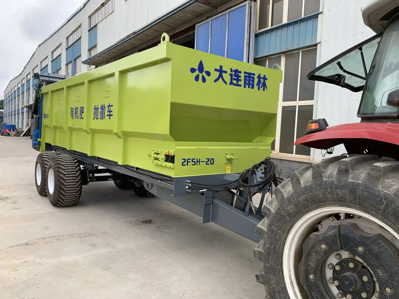 2022 factory sell Livestock manure organic fertilizer treatment equipment Dry manure spreader