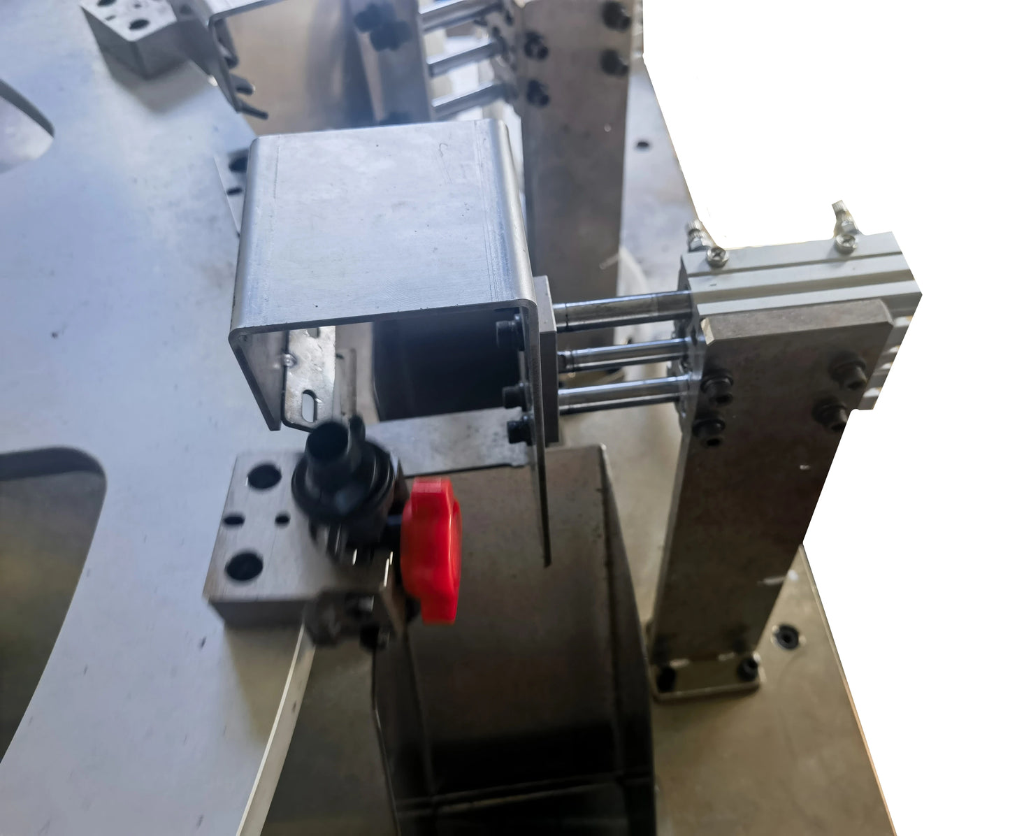 Chinese Manufacturer Customized Cap Assembling Machine Valve Automatic Assembly Equipment