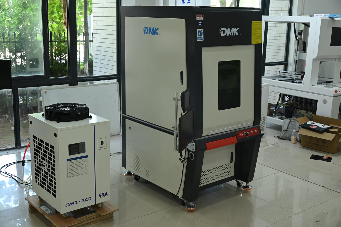 DMK factory supply Lithium battery welding machine fully enclosed automatic platform  1500w 2000w 3000w