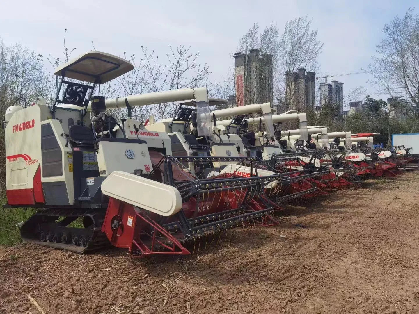 In stock 99% new Fmworld Ruilong Plus WorldBrand 4lz-6.0p Mini RiceSoybean Combine Harvester