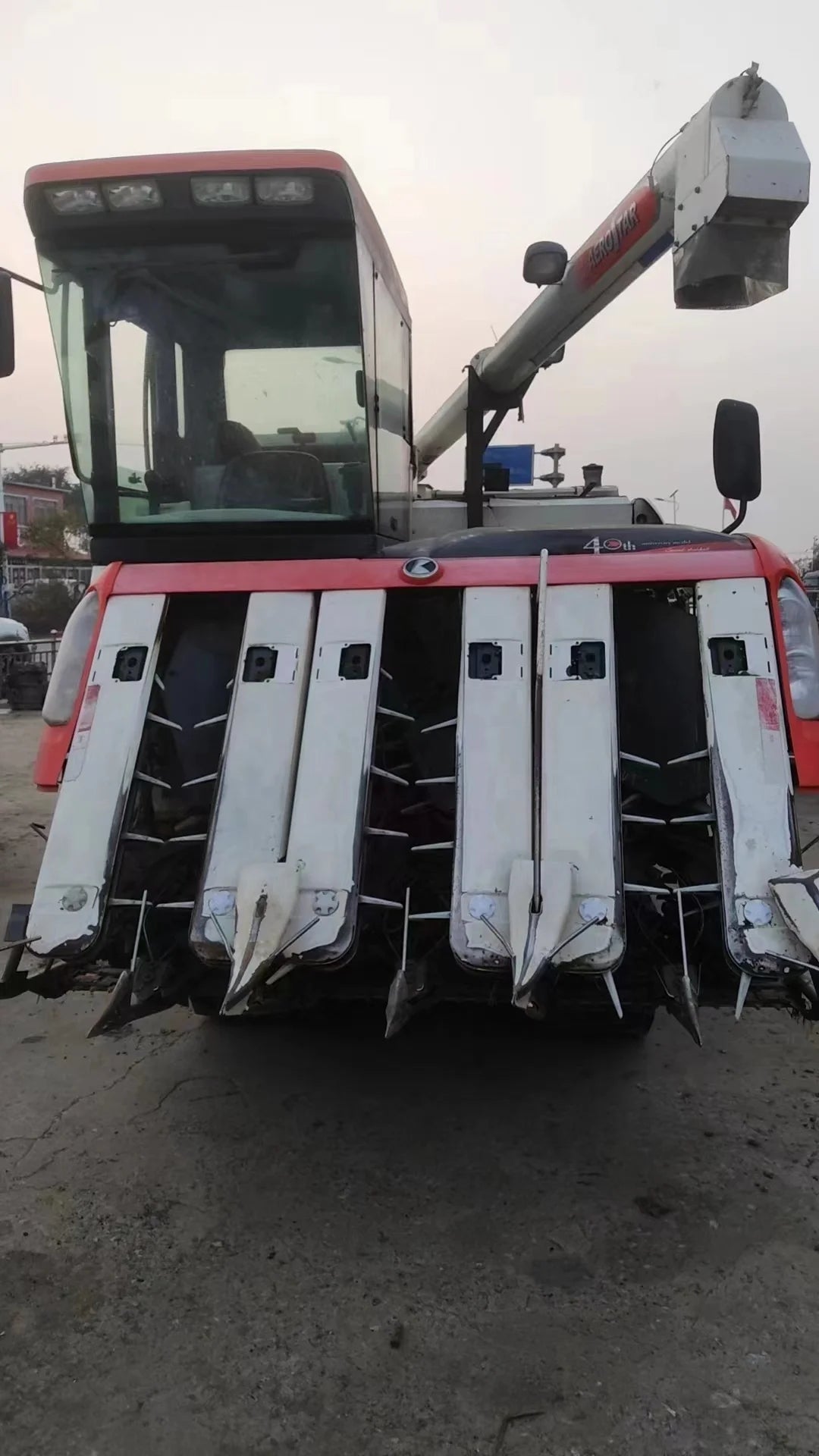 Kubota harvester machine arn698 er587 used combine harvester
