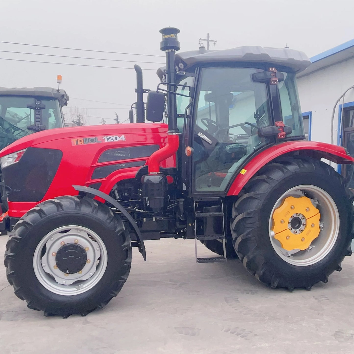 Tavol farming equipment 1304 wd 130hp tractor agricolo in Bulgaria