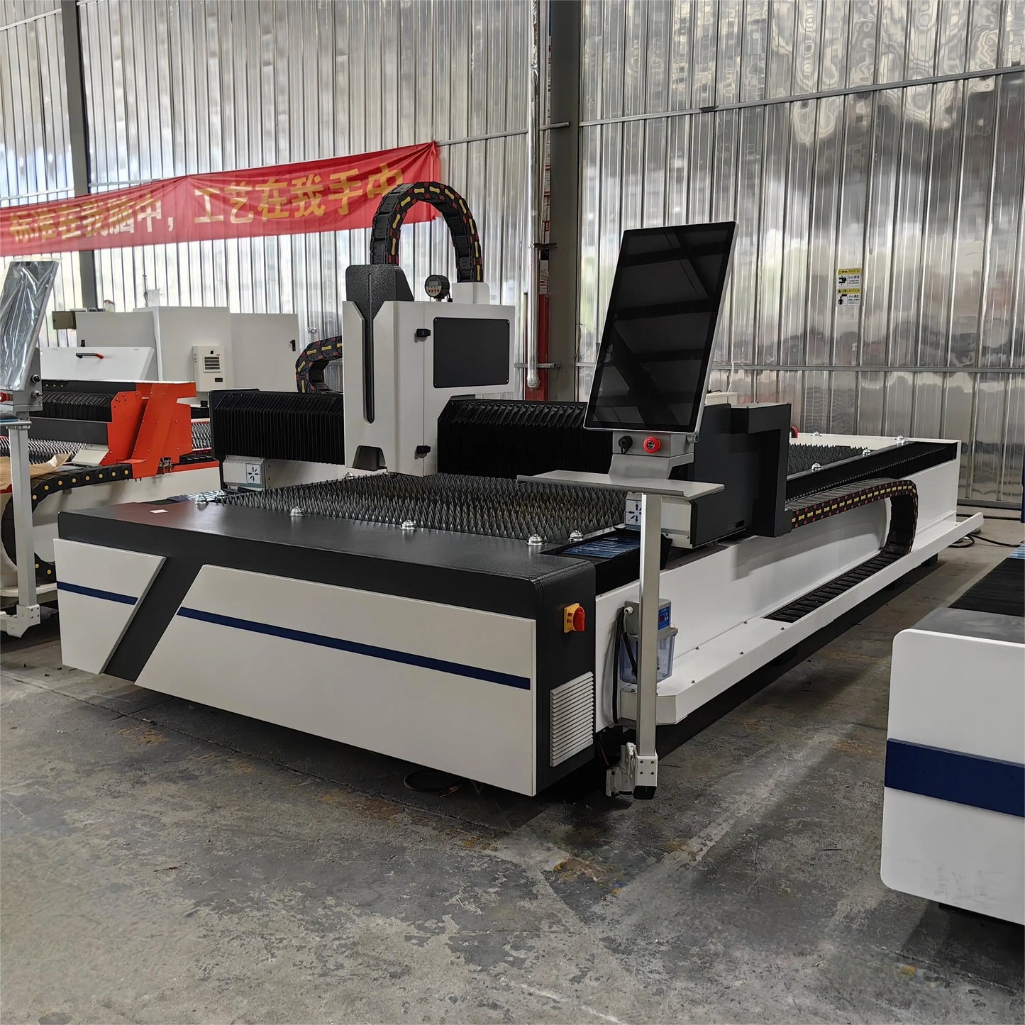 Huaxia Laser HXF-3015 Fiber Laser Cutting Machines 1.5kw 2kw 3kw for Metal Plate Steel Galvanized Sheet Laser Cutter for Sale