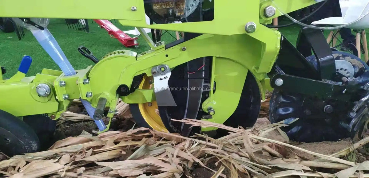 Agriculture machinery equipment farm no till corn planter with air-aspiration metering