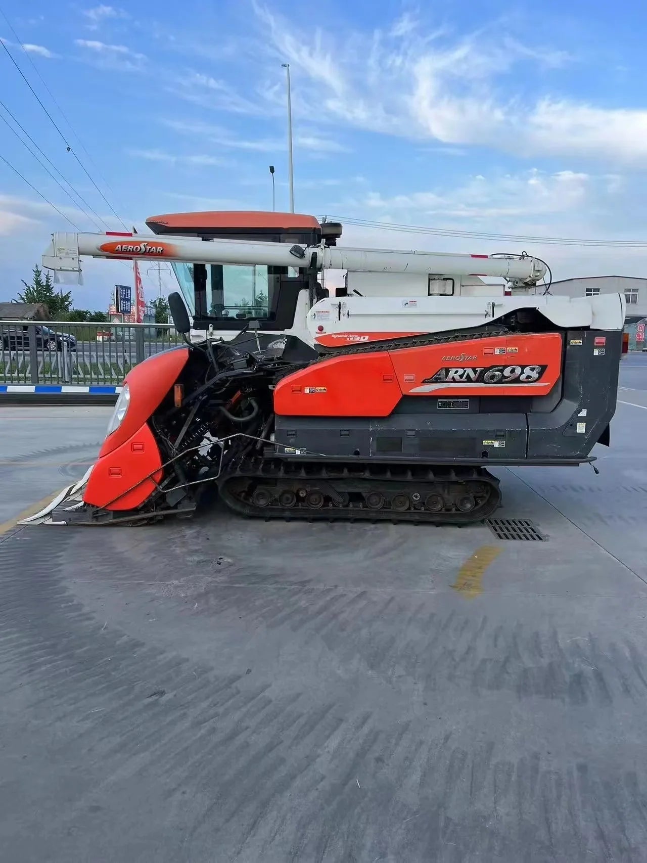 Kubota harvester machine arn698 er587 used combine harvester