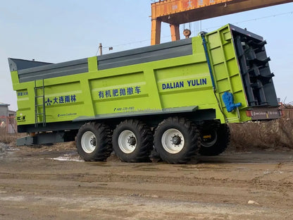 2024 factory hot sell Livestock manure organic fertilizer treatment equipment Dry manure spreader